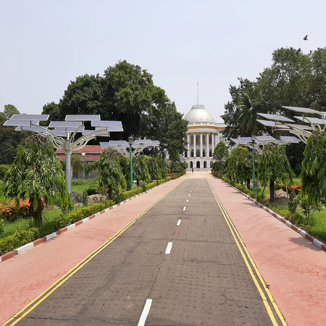 12 KW Solar Tree Installed at Rajbhavan,Kolkata-Tech Life Solar